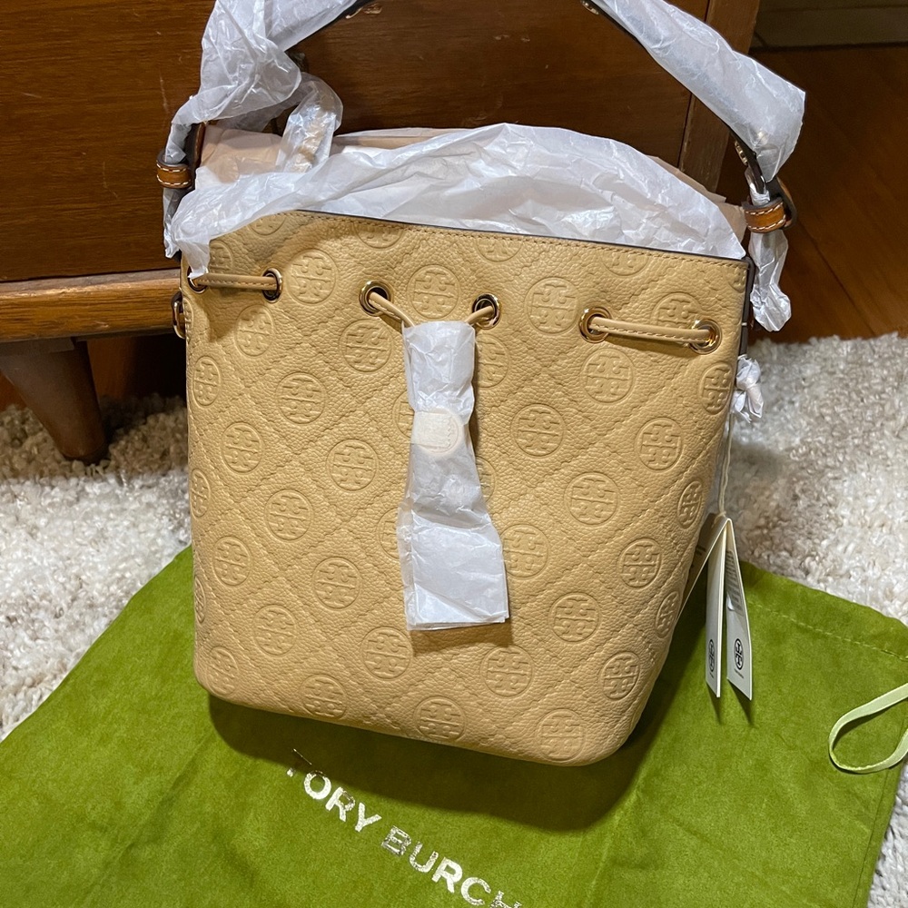Tory Burch T Monogram Pebble Leather Bucket Bag Biscotti